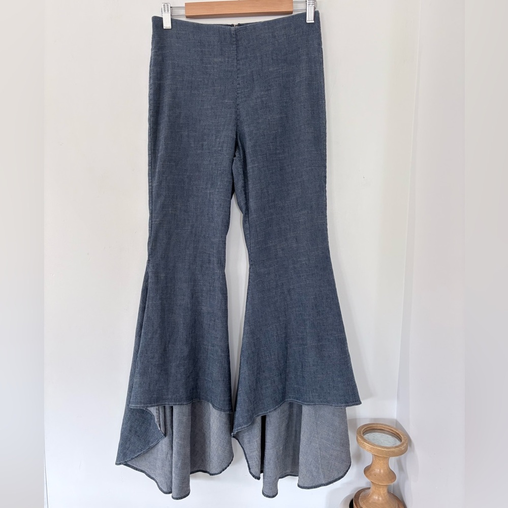 ALICE + OLIVIA 6 JINNY Chambray Blue High-Low Pants Flare Leg Boho Hippie Chic